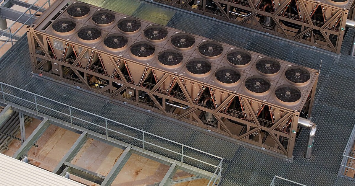 Chandler’s Hum, Yorkville’s Monitors, and the Infrasound Claim